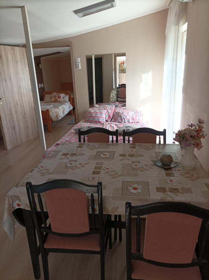 Csilla Apartman Balogunyom Buitenkant foto